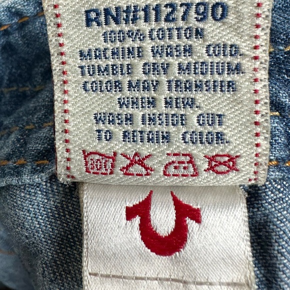 True Religion Women’s Blue Denim Cargo Shorts Size 27 - Picture 6 of 7